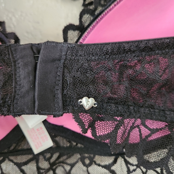 Victoria Secret PINK, Lace Halter Bra Size Medium - Picture 4 of 4